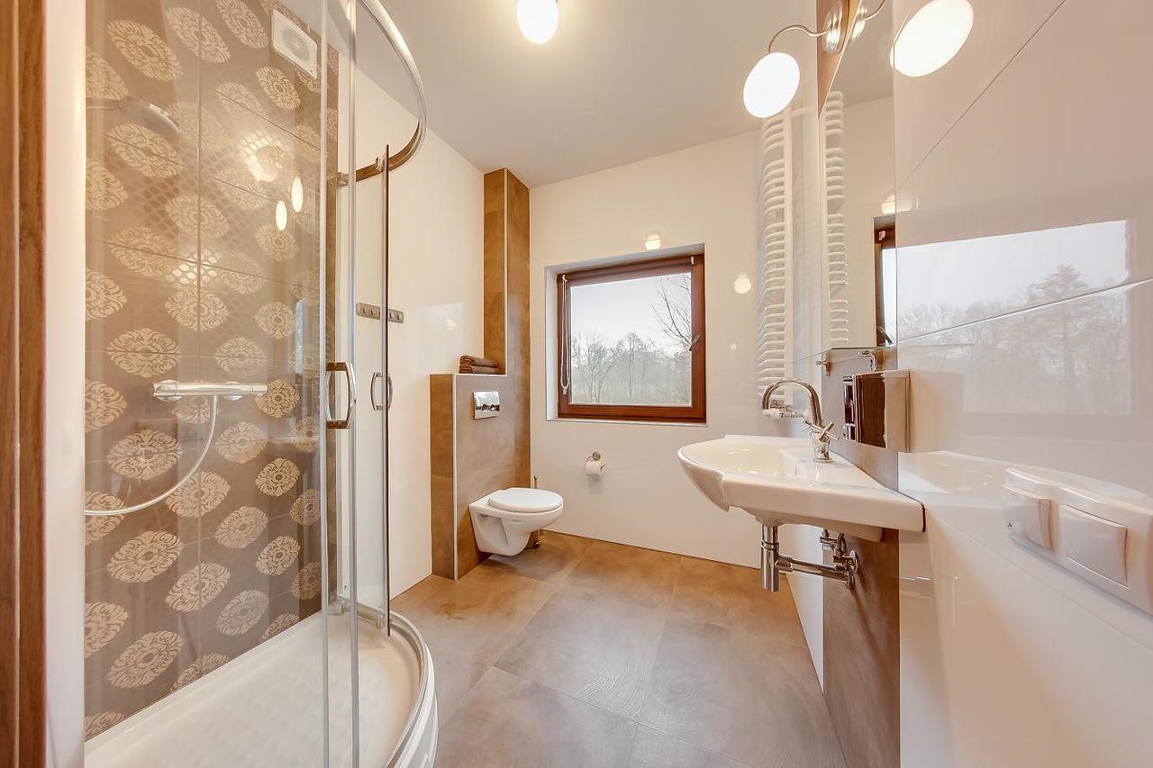 Hotel Restauracja Bialy Las Wierzbna Zarow Exteriör bild